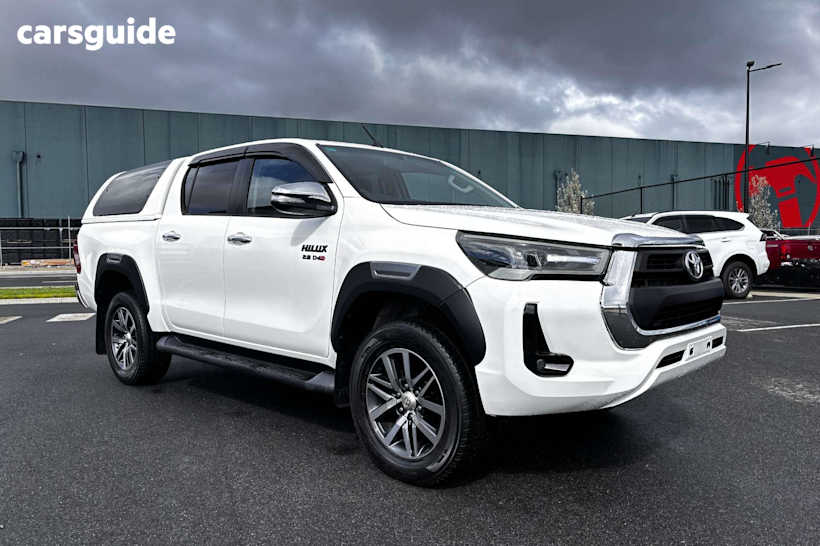 White 2017 Toyota Hilux Ute Tray SR5 4X4