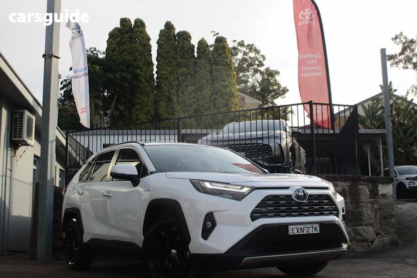 White 2023 Toyota RAV4 SUV CRUISER 4X4