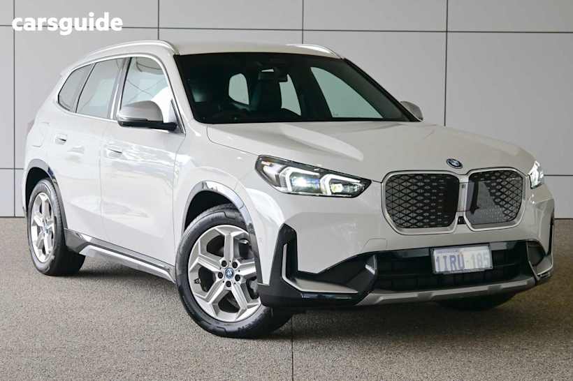 White 2024 BMW IX1 SUV EDRIVE20 XLINE F
