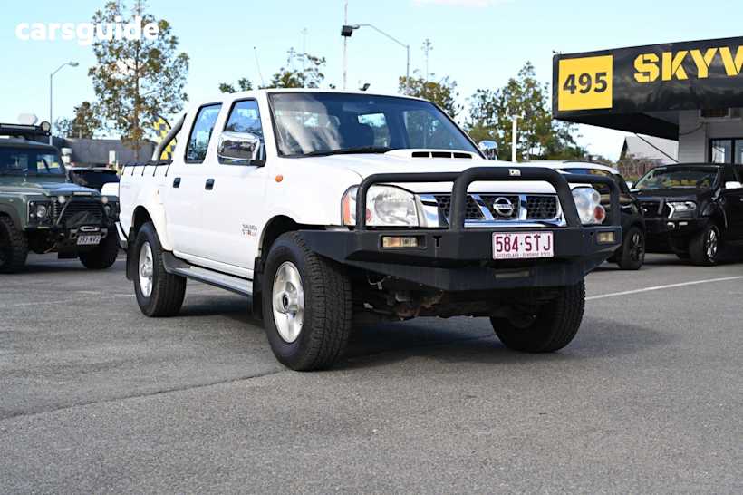 White 2013 Nissan Navara Ute Tray ST-R 4X4
