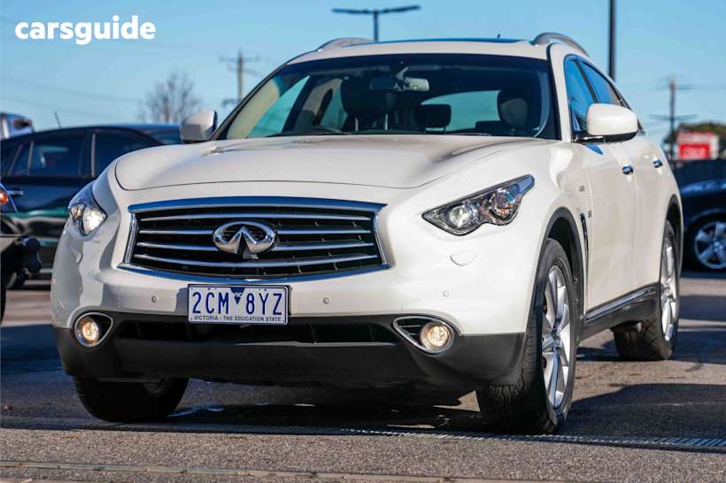 White 2015 Infiniti QX70 Wagon 3.7 Gt
