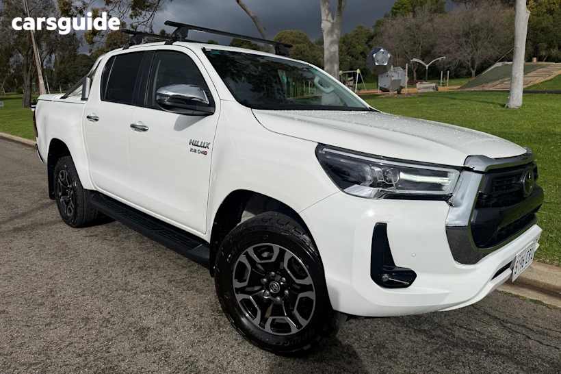 White 2022 Toyota Hilux Ute Tray SR5 4X4