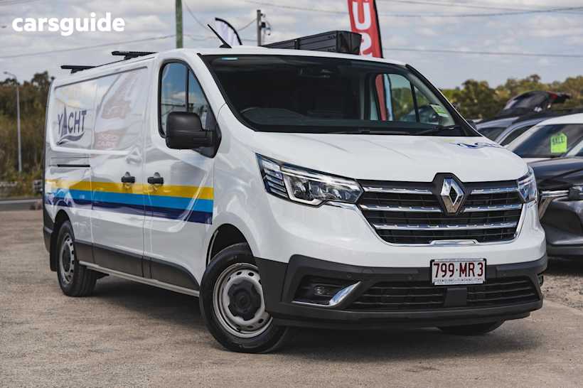 White 2024 Renault Trafic Commercial PREMIUM F