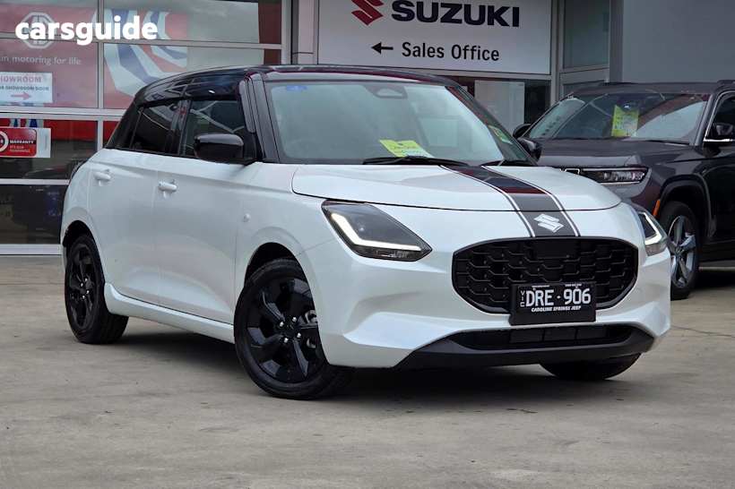 White 2025 Suzuki Swift Hatch HYBRID PLUS F
