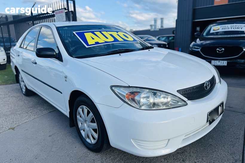 White 2004 Toyota Camry Sedan Altise