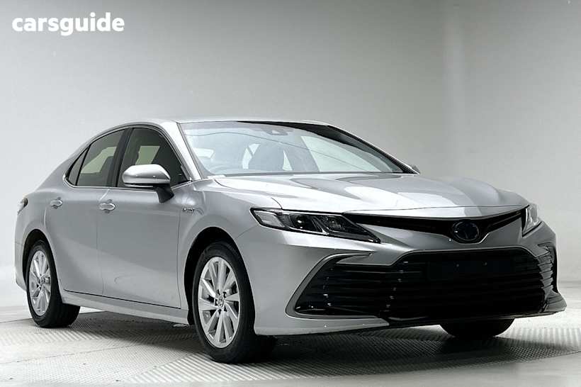 Silver 2023 Toyota Camry Sedan ASCENT F