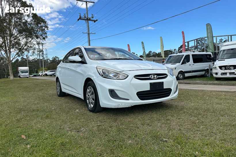 White 2015 Hyundai Accent Sedan Active
