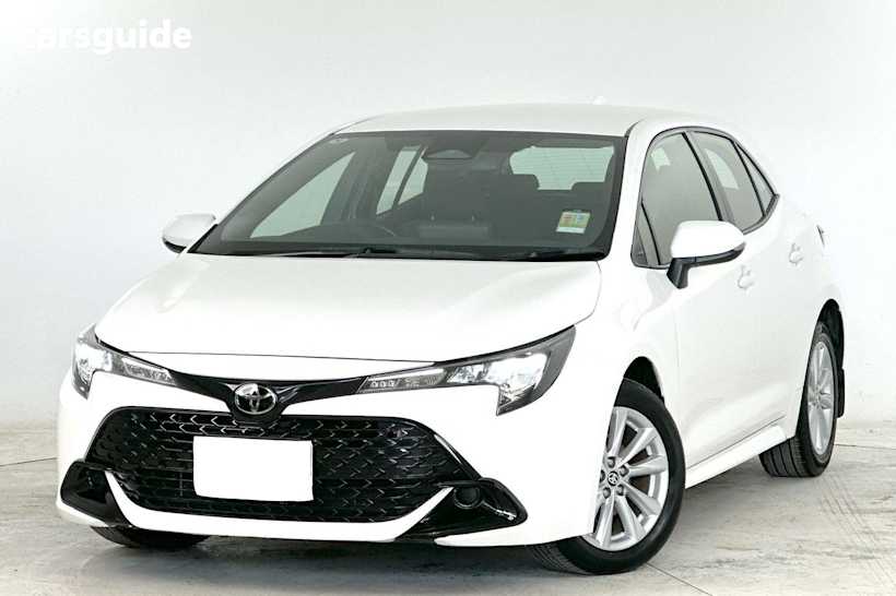 White 2023 Toyota Corolla Hatch ASCENT SPORT F