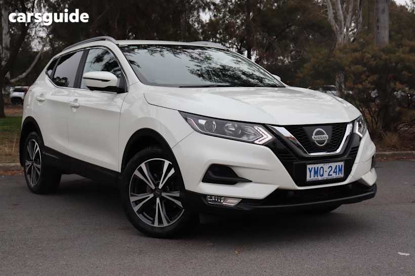 White 2017 Nissan Qashqai Wagon St-L