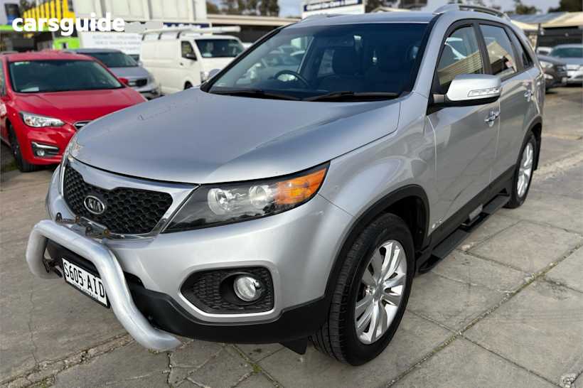 Silver 2010 Kia Sorento SUV SLI 4WD