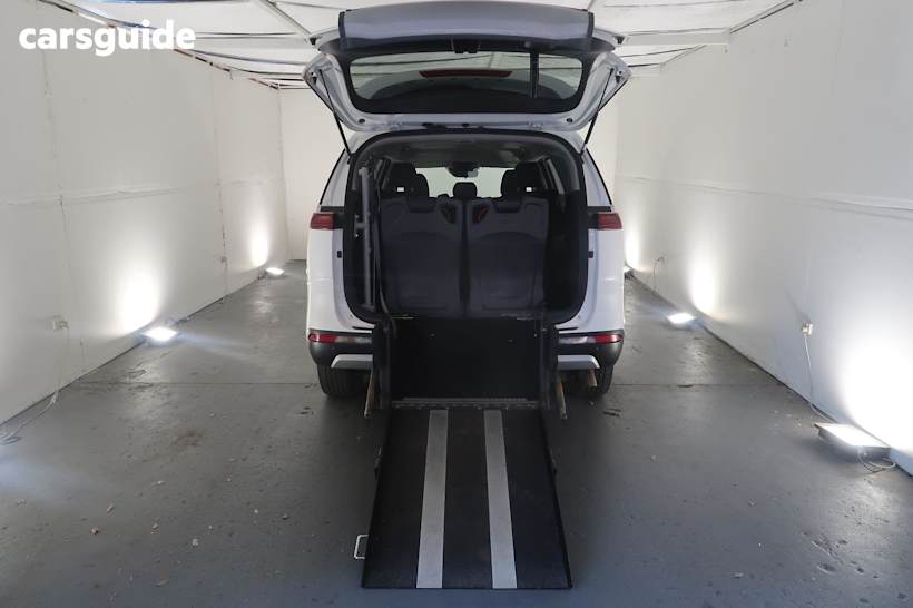 White 2021 Kia Carnival OtherCar SI F
