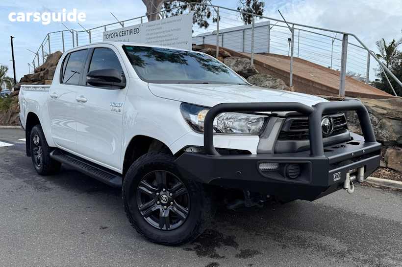 White 2022 Toyota Hilux Ute Tray SR 4X4