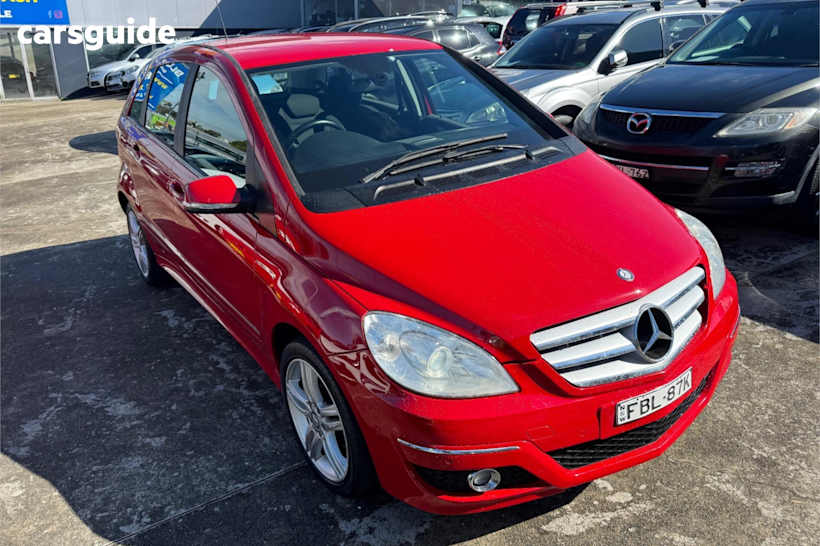 Red 2010 Mercedes-Benz B180 Hatchback