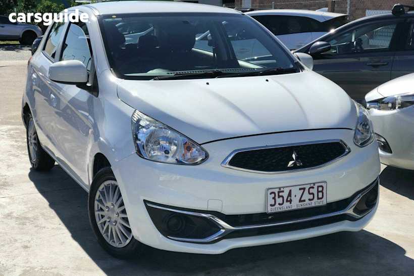 White 2016 Mitsubishi Mirage Hatchback Es