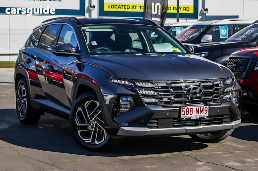 Grey 2025 Hyundai Tucson SUV PREMIUM 4X4