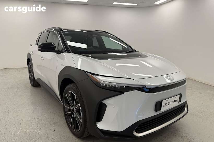 White 2025 Toyota BZ4X SUV 4WD