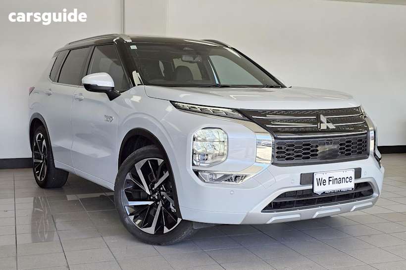 White 2023 Mitsubishi Outlander SUV PHEV EXCEED TOURER 4X4