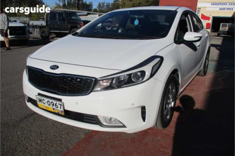 White 2016 Kia Cerato Sedan S