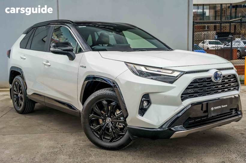 White 2024 Toyota RAV4 SUV XSE 4X4