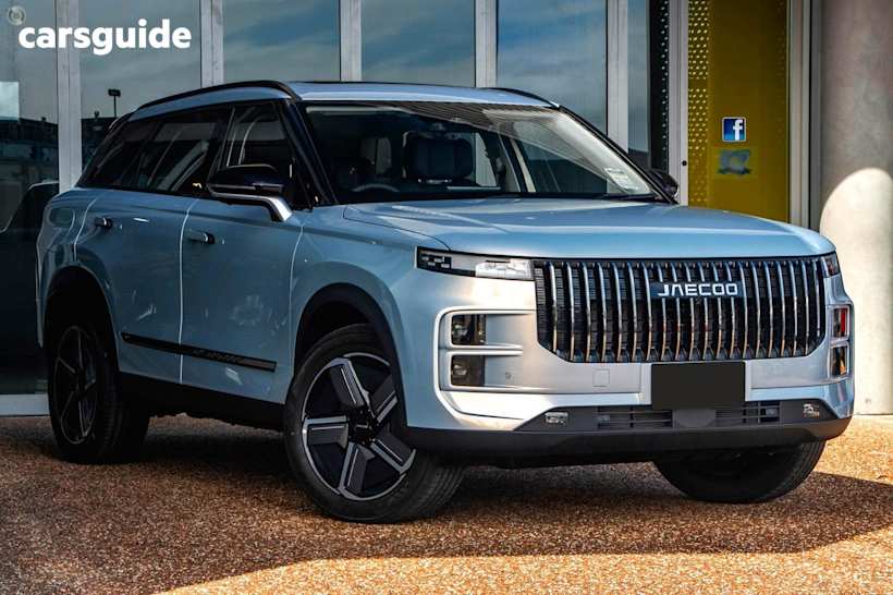 Silver 2025 Jaecoo J7 SUV SHS SUMMIT F