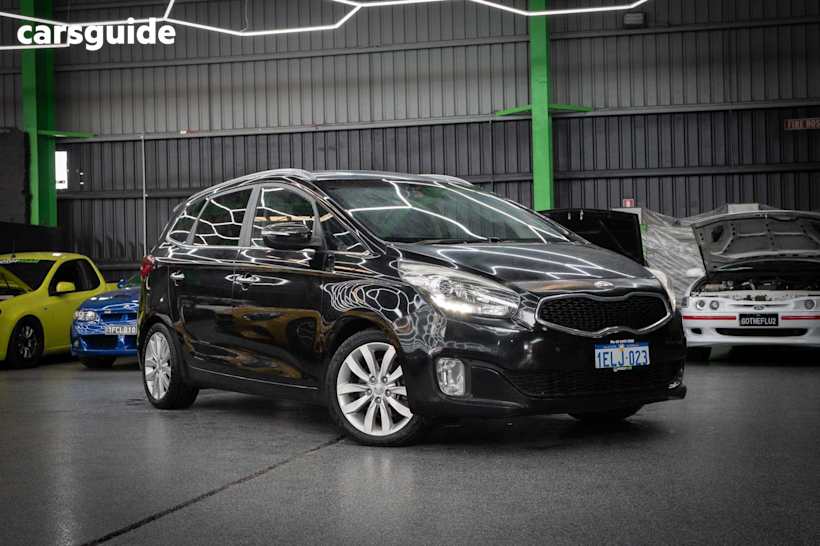 Grey 2013 Kia Rondo SUV SLI F