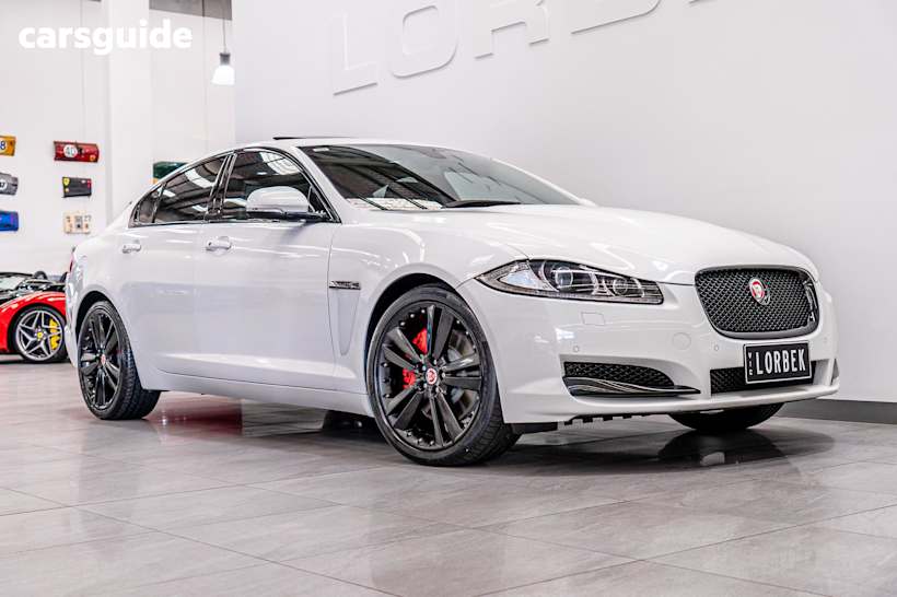 White 2014 Jaguar XF Sedan 3.0D Luxury