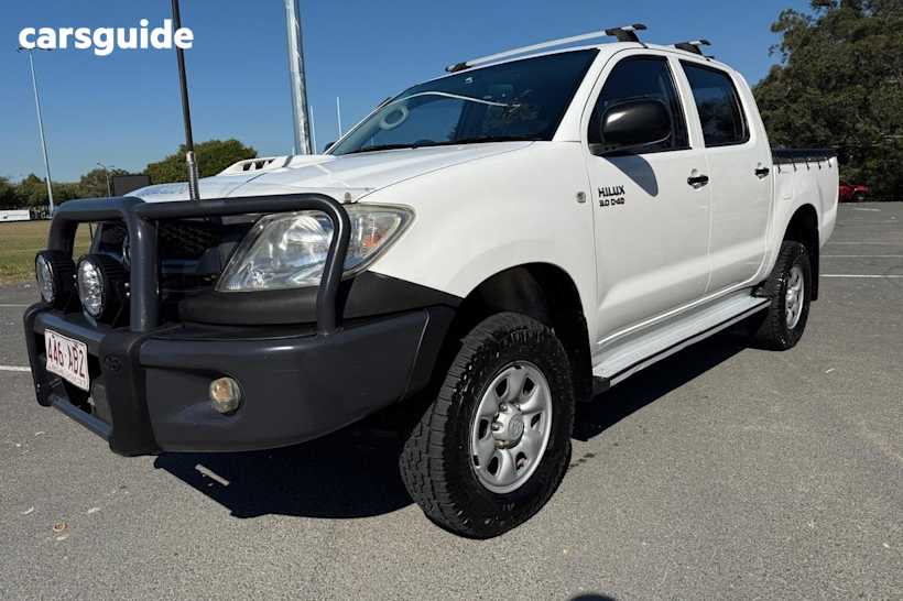 White 2011 Toyota Hilux OtherCar SR 4x4