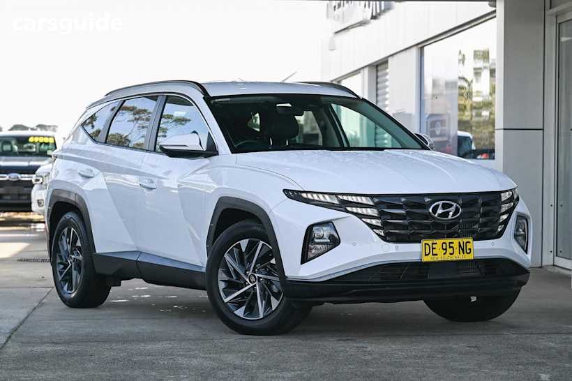 White 2022 Hyundai Tucson SUV ELITE 4X4