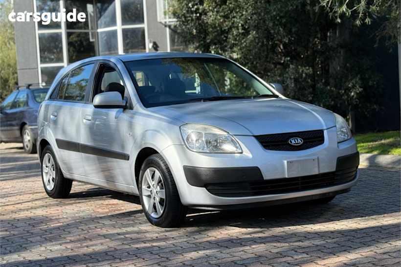 Silver 2009 Kia RIO Hatchback Lx
