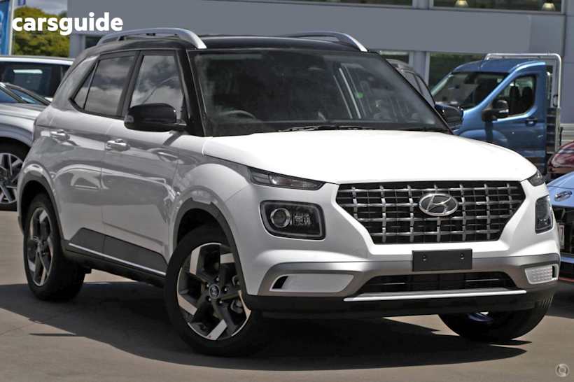 White 2025 Hyundai Venue SUV ELITE F