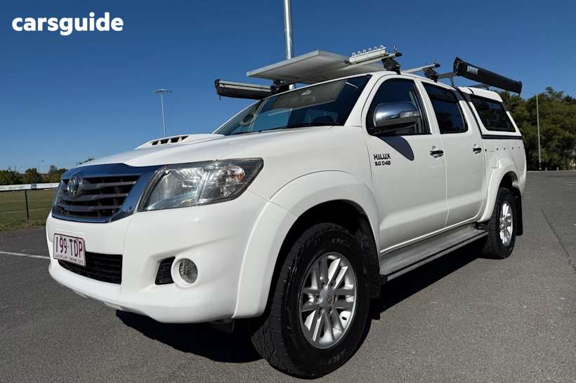 White 2013 Toyota Hilux Dual Cab Pick-up Sr5 (4X4)