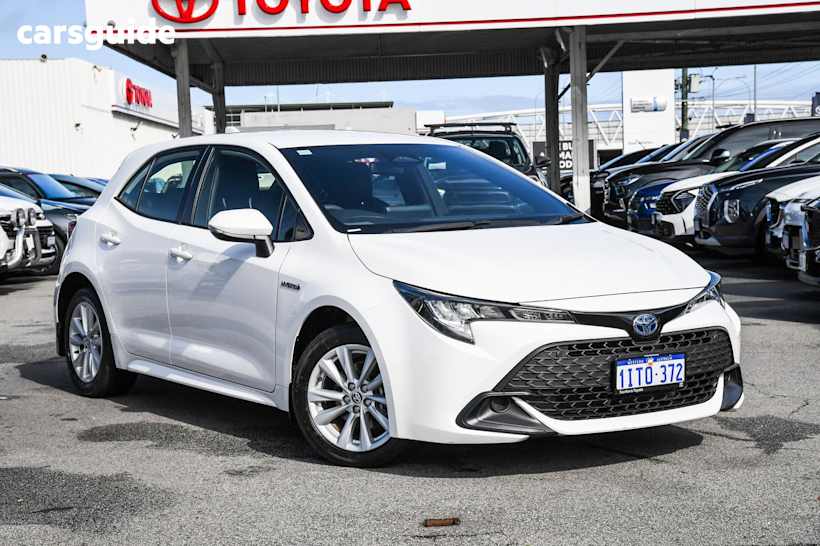 White 2023 Toyota Corolla Hatch ASCENT SPORT HYBRID F