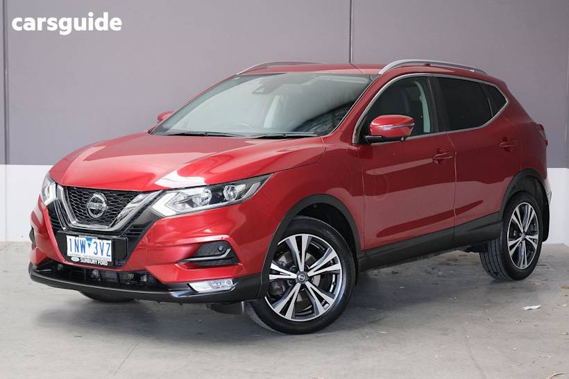 Red 2018 Nissan Qashqai SUV ST-L F