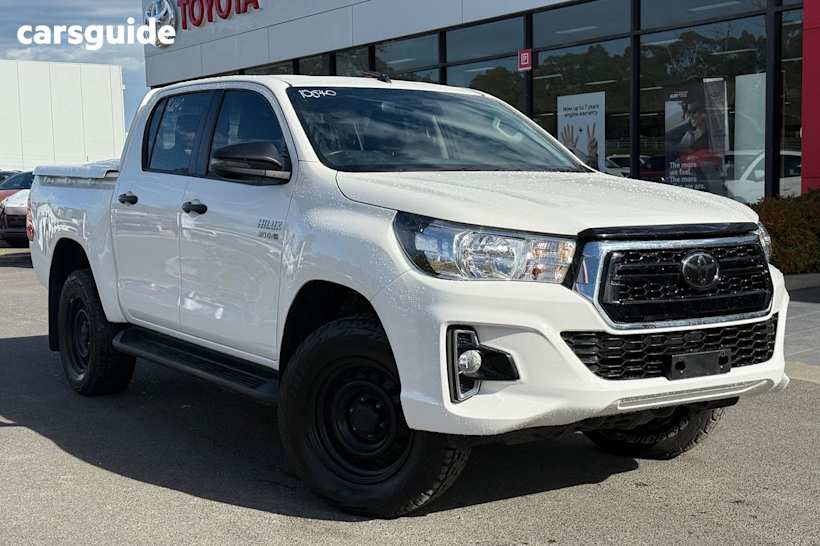 White 2019 Toyota Hilux Ute Tray SR 4X4