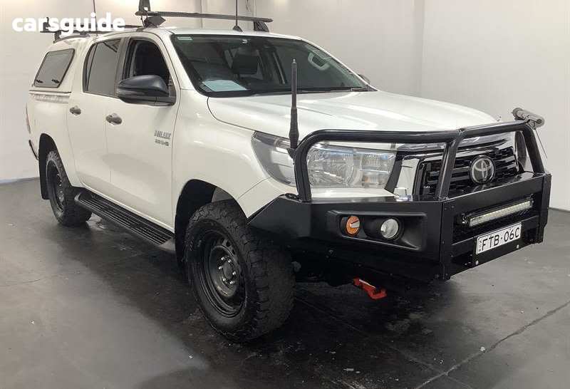 White 2020 Toyota Hilux Double Cab Pick Up Sr (4X4)