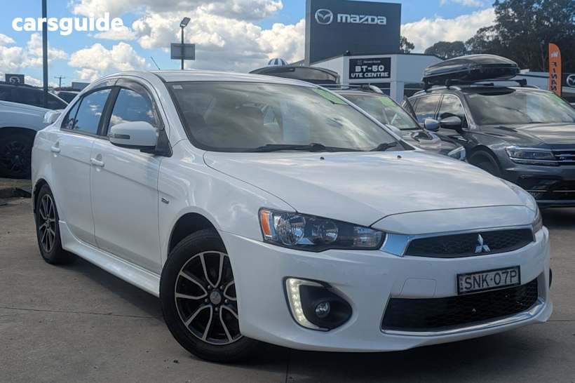 White 2017 Mitsubishi Lancer Sedan Es Sport