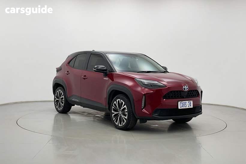 2022 Toyota Yaris Cross Wagon Urban Hybrid (Two-Tone)