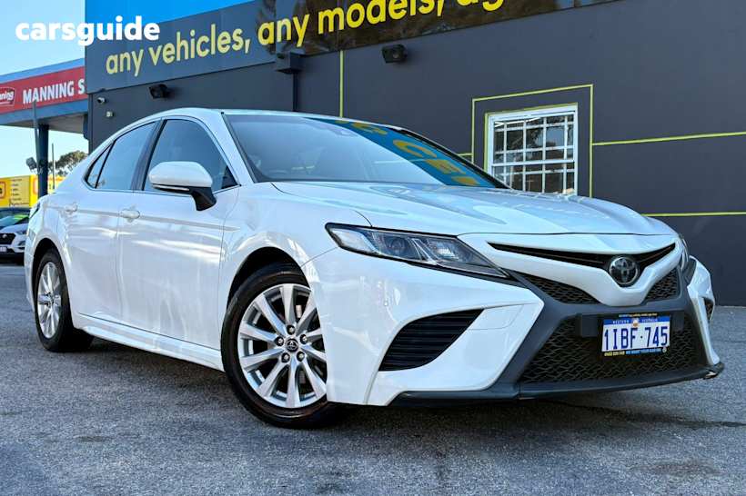 White 2019 Toyota Camry Sedan ASCENT SPORT