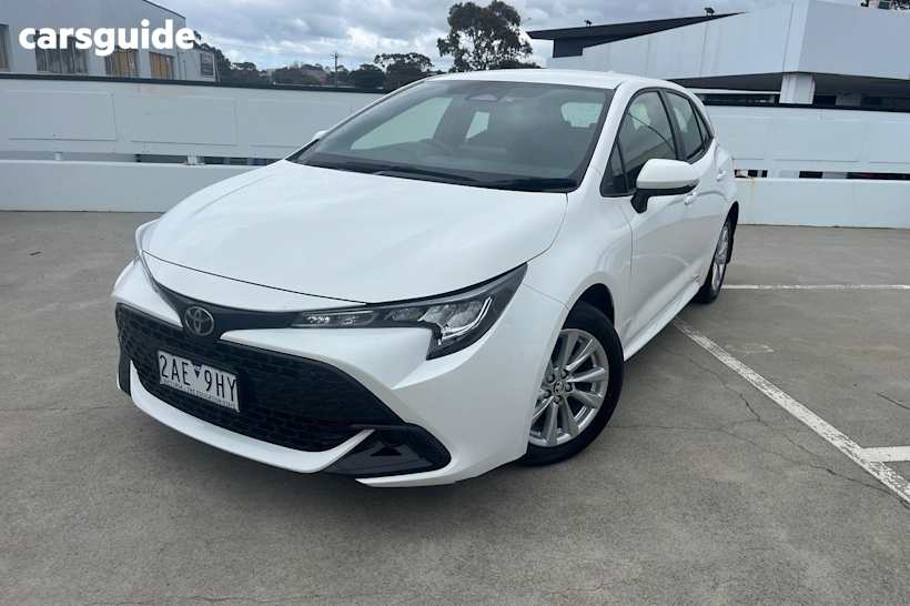 White 2024 Toyota Corolla Hatch ASCENT SPORT F