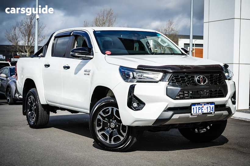 White 2025 Toyota Hilux Double Cab Chassis Sr5 48V (4X4)