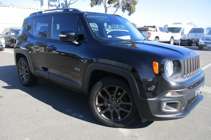 Black 2016 Jeep Renegade SUV LONGITUDE F