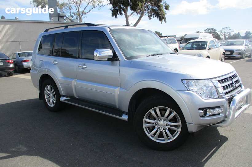 Silver 2016 Mitsubishi Pajero SUV GLX 4X4