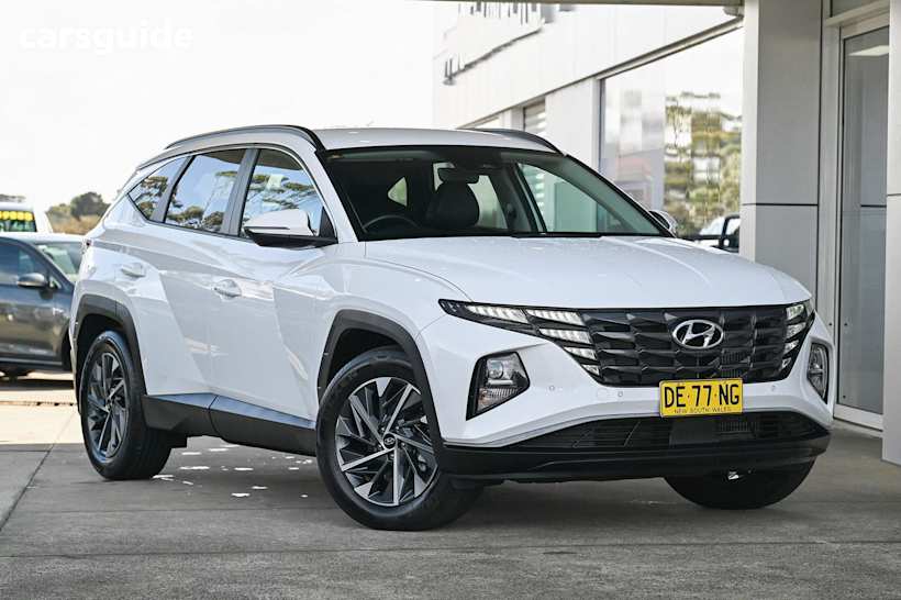 White 2022 Hyundai Tucson SUV ELITE 4X4