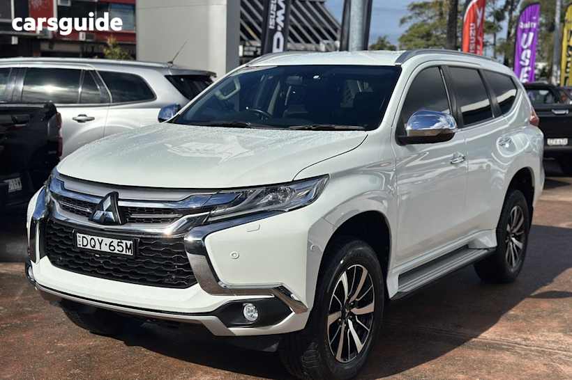 White 2016 Mitsubishi Pajero Sport Wagon Exceed (4X4) 7 Seat
