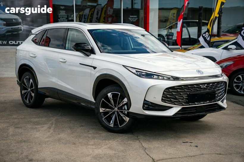 White 2025 MG HS SUV ESSENCE F
