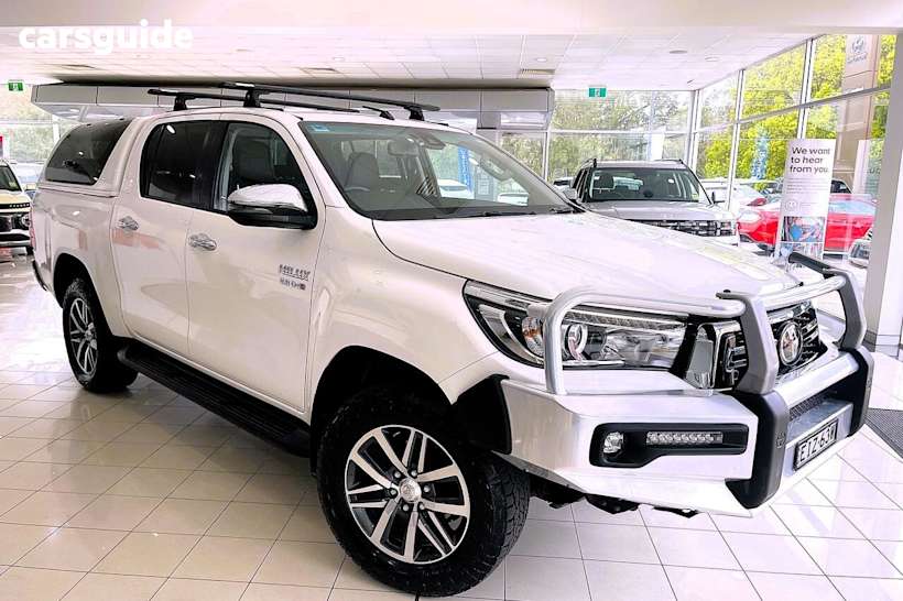 White 2020 Toyota Hilux Double Cab Pick Up Sr5 (4X4)