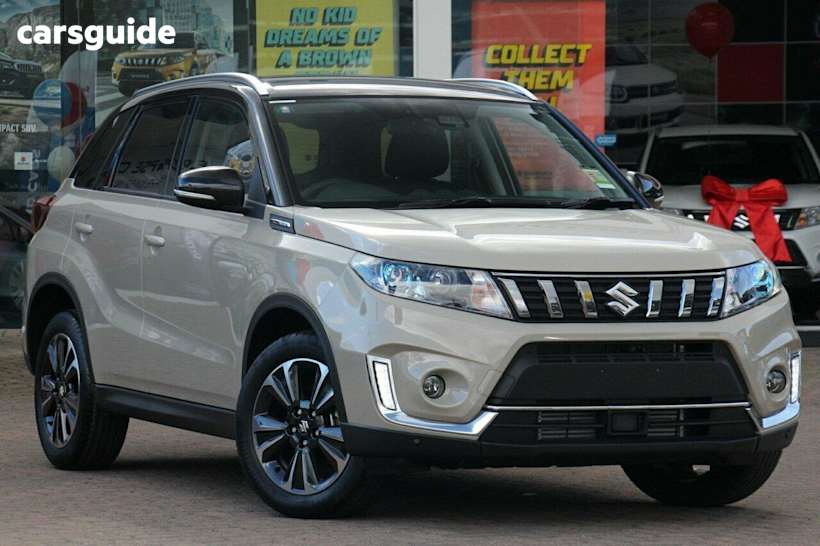 White 2024 Suzuki Vitara Wagon Turbo