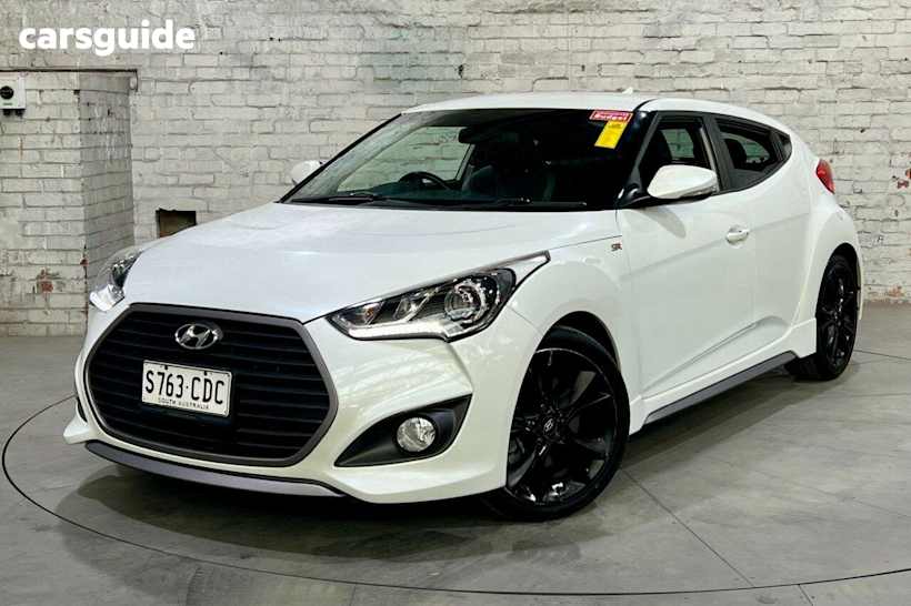 White 2015 Hyundai Veloster Coupe Sr Turbo