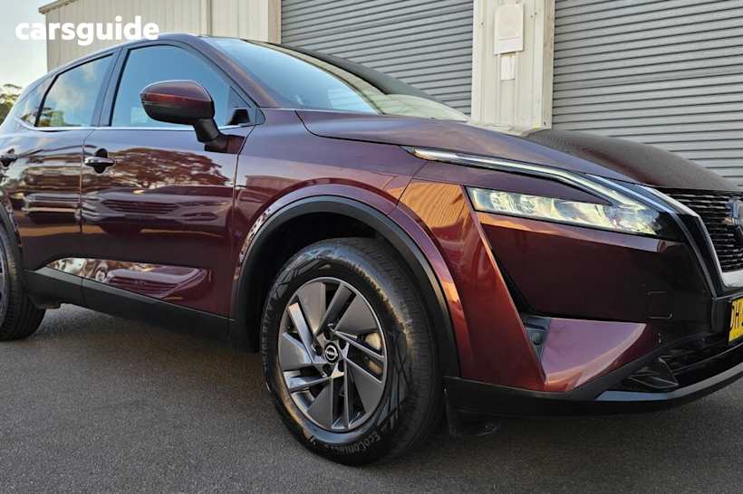 Red 2023 Nissan Qashqai Wagon St