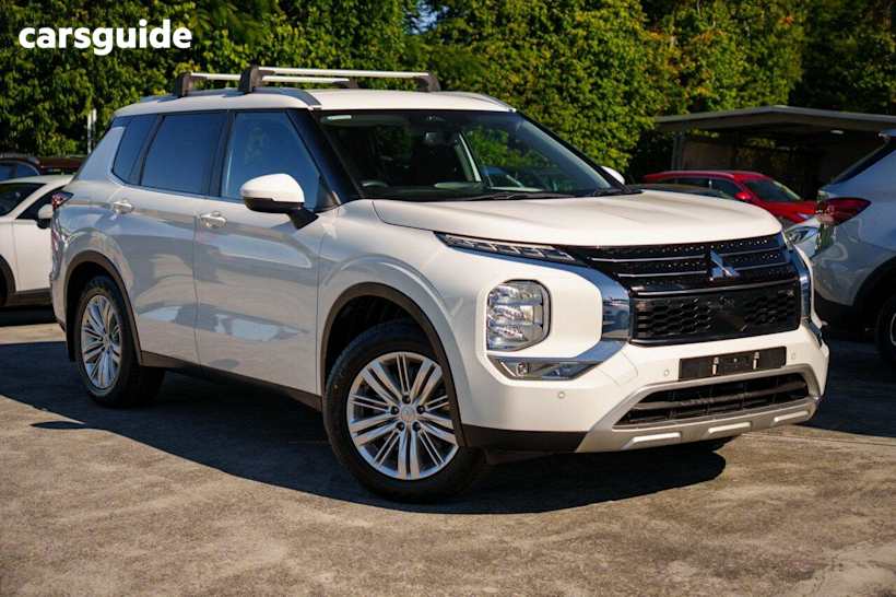 White 2023 Mitsubishi Outlander Wagon Ls 7 Seat (2Wd)